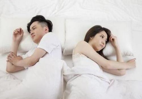 杭州婚姻外遇調(diào)查取證：夫妻一方自愿放棄房產(chǎn)怎么辦理